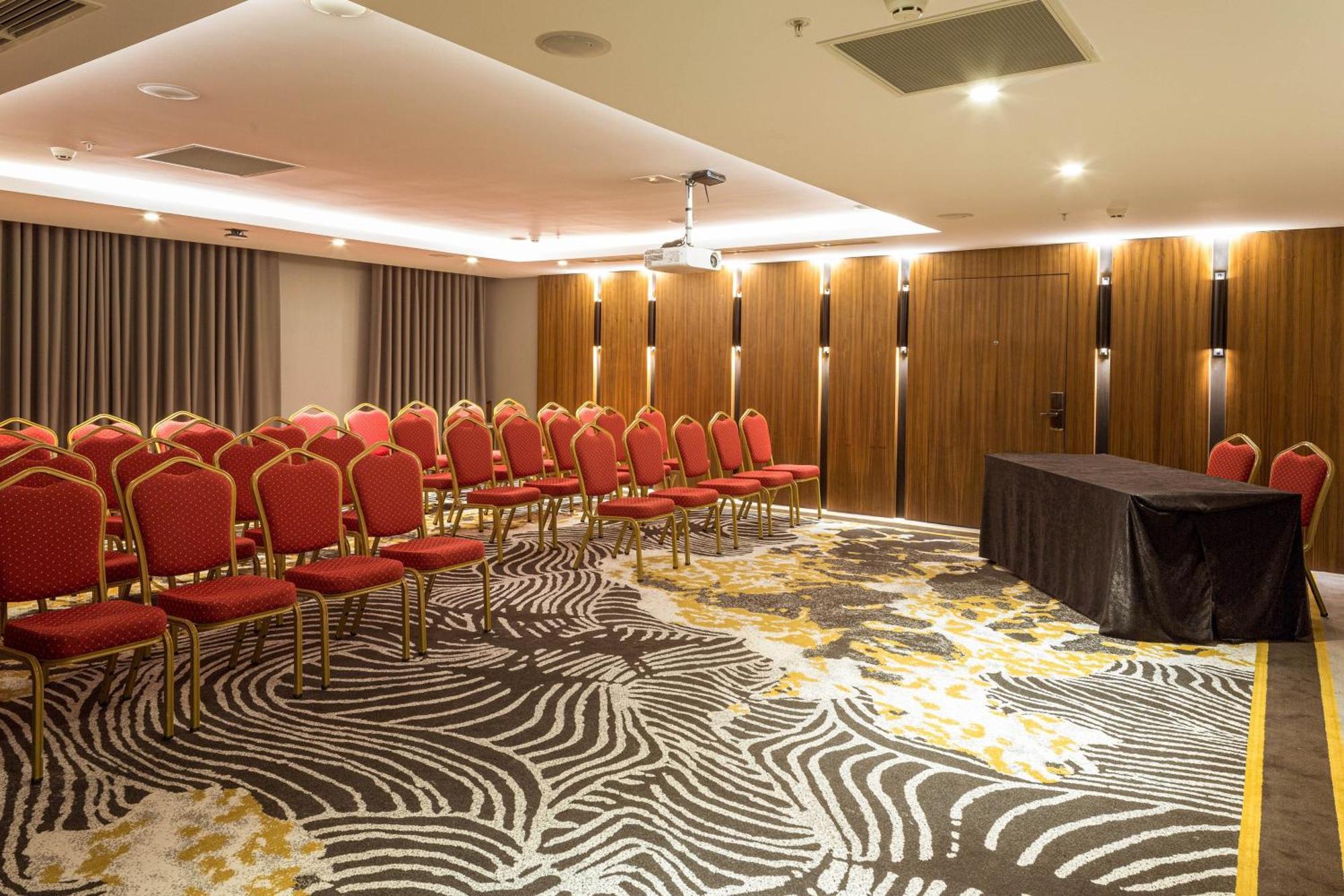 Sheraton Μπισκέκ Εξωτερικό φωτογραφία